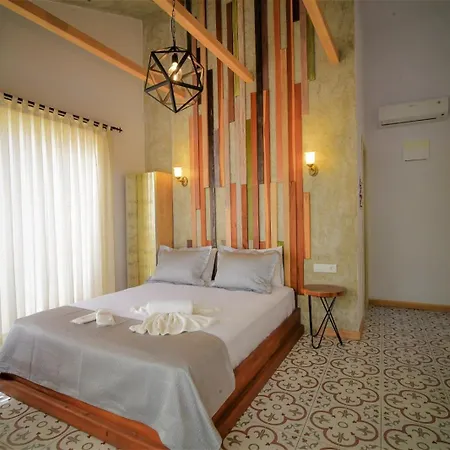 Micel Hotel *